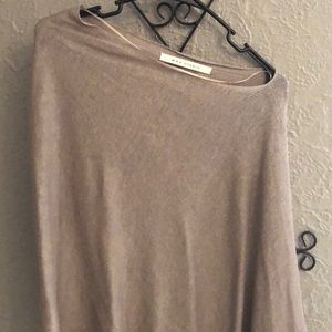 Asymmetrical sweater/ponch